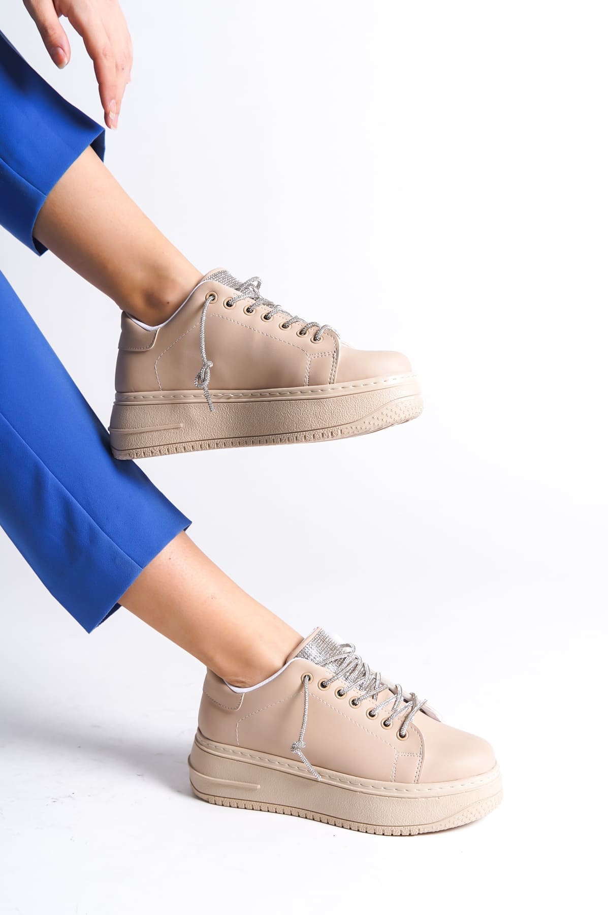 DELLA Bağcıklı Ortopedik Taban Taşlı Kadın Sneaker Spor Ayakkabı CTT - Ten