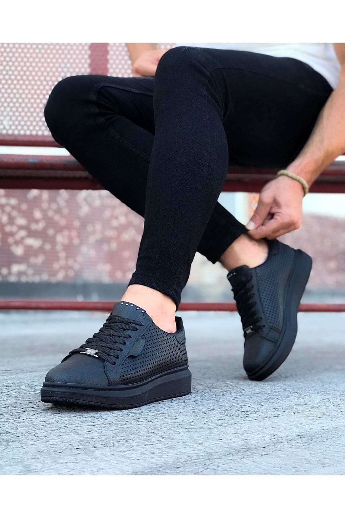 JY01 Bront Bağcıklı Cilt Delikli Erkek Günlük Sneaker Ayakkabı CST Siyah